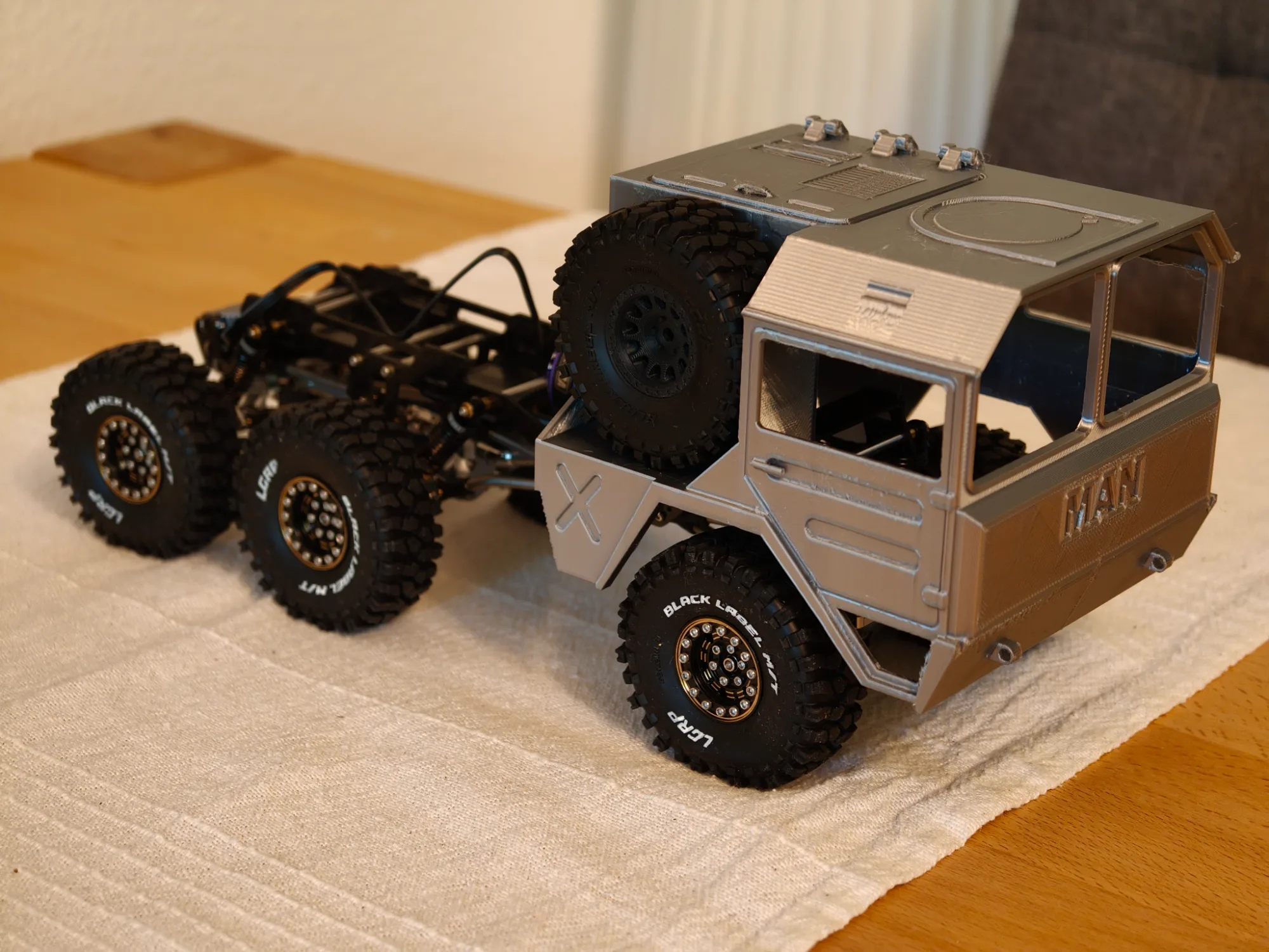 Kat 1 6X6  scx24 Modell